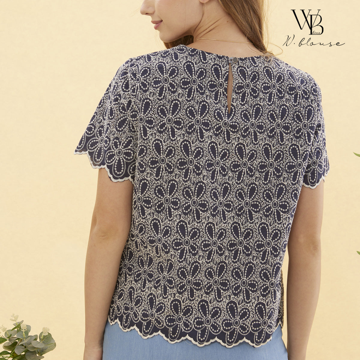 WB Lines II - เสื้อเบลาส์ดีไซน์สุภาพ ปักลายลูกไม้ สีน้ำเงินเข้ม รุ่น VY6247Y