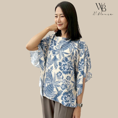 WB Lines II - เสื้อเบลาส์ทรงผีเสื้อ ดีไซน์สบายตา ลายดอกไม้สีฟ้า-น้ำเงิน รุ่น VY6297Y
